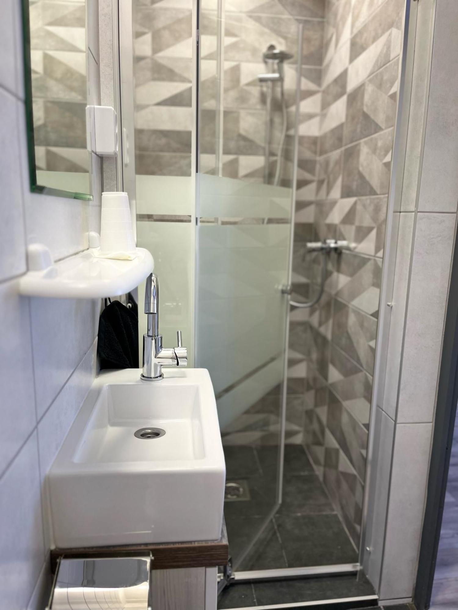 Centr00M Apartman Dunafoldvar Extérieur photo